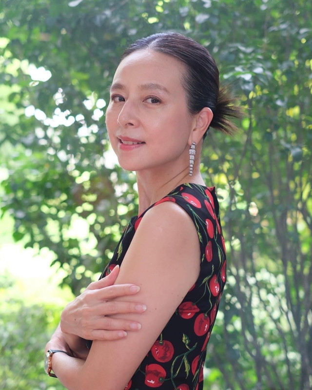 Chồng của Madam Pang là Đại tá cảnh sát - tiến sĩ, sinh năm 1960. Ông sở hữu tài sản khoảng 135 triệu baht, bao gồm tiền gửi tiết kiệm, tài sản đầu tư, đất đai, nhà cửa... f8.jpg