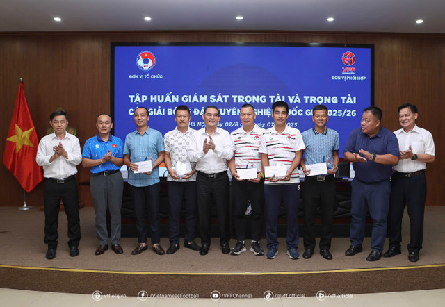 LĐBĐVN, Ban trọng tài và Công ty VPF cảm ơn đóng góp của các trọng tài hết tuổi làm nhiệm vụ theo quy định của FIFA. vff-wm-9.jpg