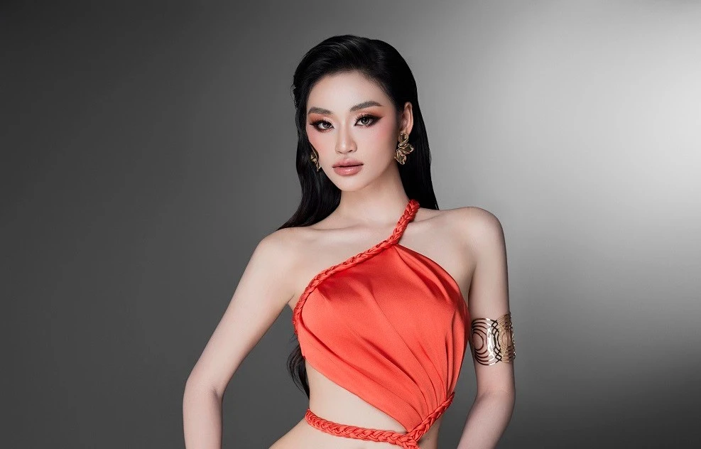 Hoa hậu Yến Nhi dậy từ 4h sáng trang điểm thi Miss Grand International