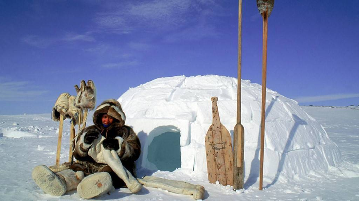 Người Eskimo xuất hiện ở khu vực Bắc Mỹ khoảng 5.000 năm trước, sau đó di chuyển đến các khu vực khác.