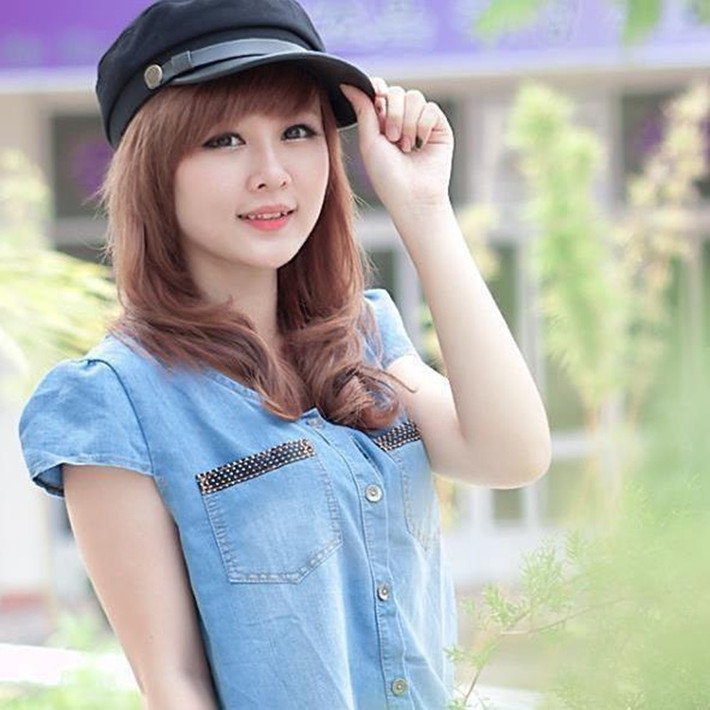 Được biết, hiện tại công việc của "Ribi Sachi" là làm người mẫu ảnh cho một số của hàng thời trang tại TP HCM.