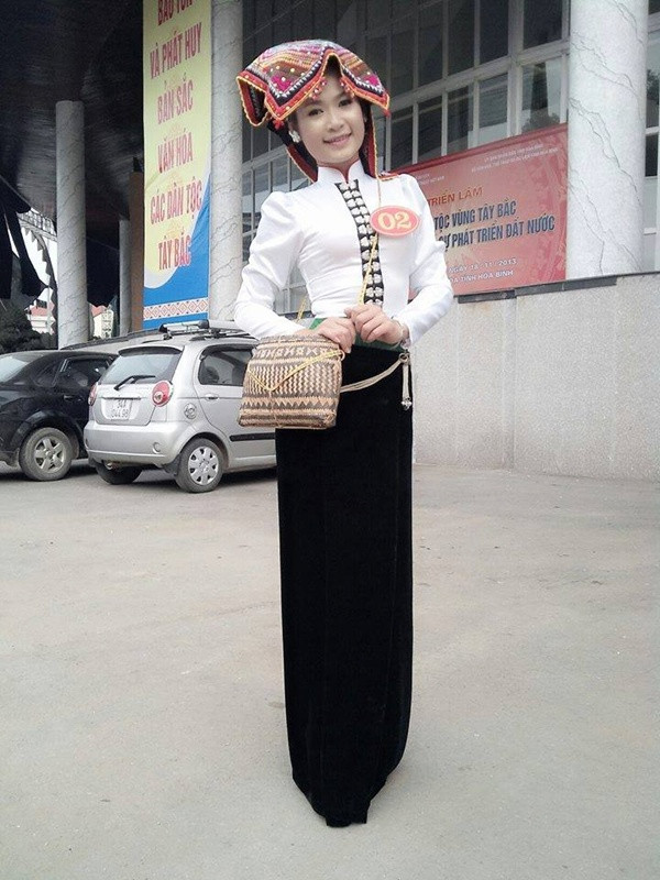 Nét duyên dáng của thiếu nữ người Thái, Điện Biên.