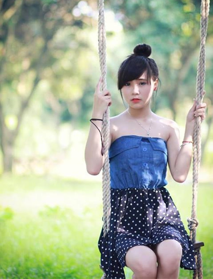 Thúy Kiều chia sẻ: "Em yêu thích chụp ảnh lắm. Trước đây em có làm người mẫu ảnh cho một số cửa hàng thời trang ở Hà Nội, nhưng giờ do phải tập trung vào việc học, nên chỉ em thỉnh thoảng mới đi chụp ảnh được".