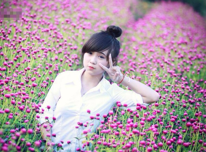 Sở hữu một vẻ đẹp giống như "thiên thần", cô nàng có nickname "Thúy Kiều" đang thu hút tới hơn 260.000 người đăng ký theo dõi trên trang Facebook cá nhân.