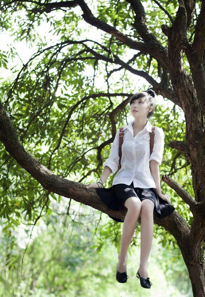 Vẻ đẹp hồn nhiên, trong sáng của tuổi học trò.