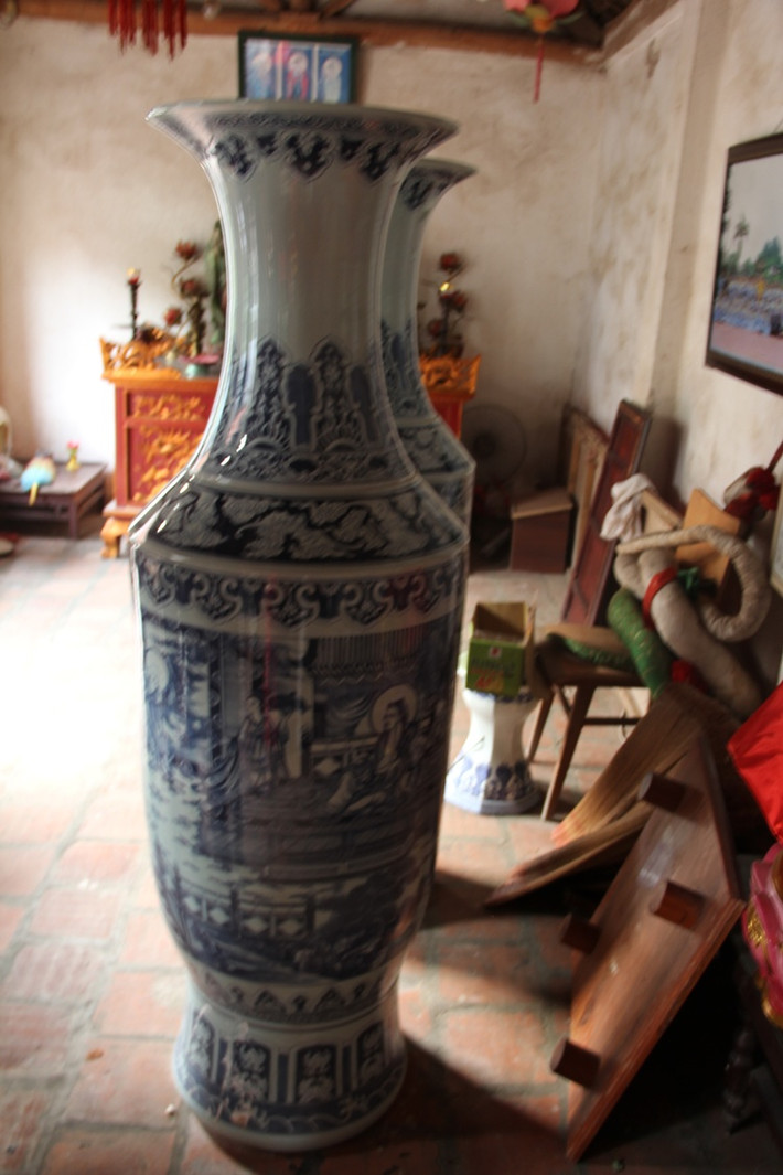 2 bình hoa rất lớn