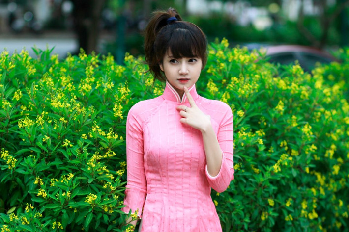 Ngoài việc học và kinh doanh riêng, cô bạn còn khá yêu thích việc làm người mẫu ảnh.