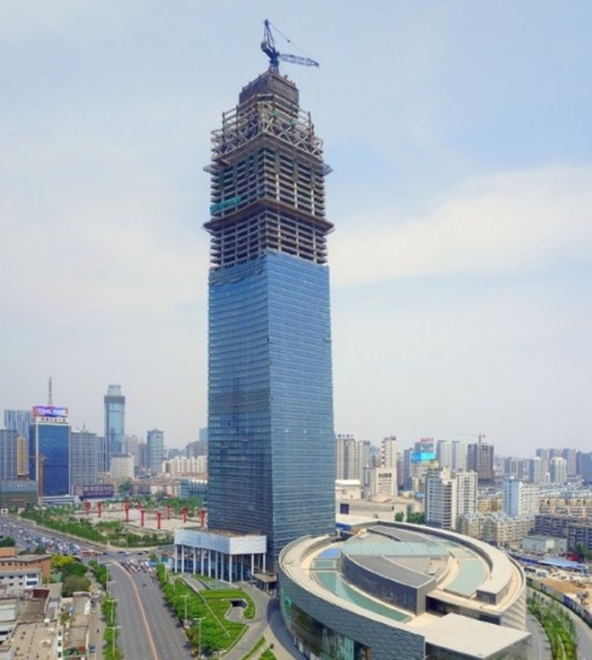 Khi hoàn thành, khu tổ hợp với tổng diện tích gần 870.000 m2 này sẽ gồm trung tâm mua sắm, khách sạn, văn phòng, khu chung cư và tàu điện ngầm. Tower 2, khu văn phòng thuộc dự án, sẽ là tòa nhà cao nhất tại Shenyang.