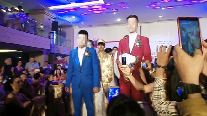 Chú rể Đạt xúc động: “Tụi em rất biết ơn diễn đàn đã mang đến cho tụi em hạnh phúc, đã cho xã hội biết tình yêu của những người như tụi em là có thật, tụi em mong muốn được sống chung với nhau”. Còn chú rể Ngô Tuấn Anh (kết hôn cùng bạn đồng tính Lưu Tiến Đạt, nhóm Open, TP HCM) tâm sự: “Tụi em cảm thấy thật hạnh phúc, vui vẻ. Nguyện ước của mái nhà VCSPA đã cho tụi em được đến với nhau sau 3 năm yêu nhau. Kỳ thị thì còn rất nhiều nhưng hầu như tụi em không quan tâm đến chuyện đó. Tụi em sống cho mình chứ không sống theo mọi người. Em mong những lần gặp thường niên tiếp theo, sẽ có nhiều cặp đôi như tụi em được VCSPA tổ chức đám cưới”. Bà Oanh cho rằng, hôn nhân đồng tính nếu được pháp luật cho phép sẽ nhân văn hơn, về mặt xã hội cũng đem lại nhiều tác động tích cực.
