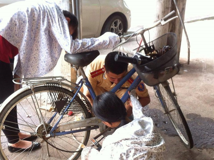 Loạt ảnh được chia sẻ lên mạng nhanh chóng thu hút sự chú ý của đông đảo cư dân mạng.