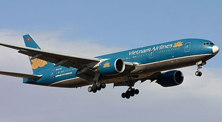 Hãng hàng không Vietnam Airlines đã liên hệ với Đại sứ quán Việt Nam tại Nhật và Bộ Công an để phối hợp điều tra theo quy định. Trong bản tin của Đài NHK của Nhật Bản đã đưa tin ngày 27/3, Nguyễn Bích Ngọc khai buôn lậu hàng hóa dưới sự giới thiệu và cho phép của cơ phó. Còn về phía Vietnam Airlines khẳng định sẽ không bao che, tránh né, kiên quyết xử lý nghiêm minh các trường hợp vi phạm theo quy định của pháp luật, đồng thời cung cấp thông tin kịp thời cho các cơ quan điều tra dựa trên những nguồn tin xác thực.
