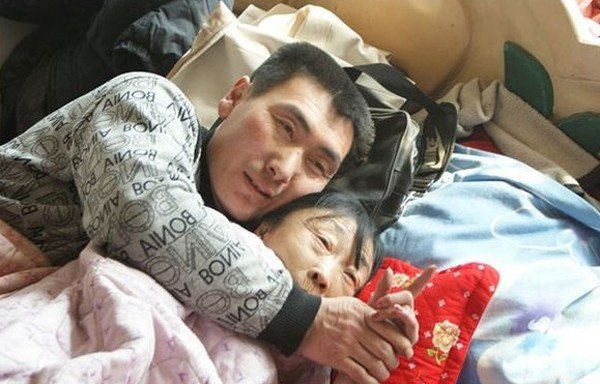 Cặp đôi này đến với nhau là sự tình nguyện, họ vấp phải sự cản trở kịch liệt từ hai phía gia đình nhưng cả hai vẫn cố gắng vượt qua để được sống bên nhau và sinh con.