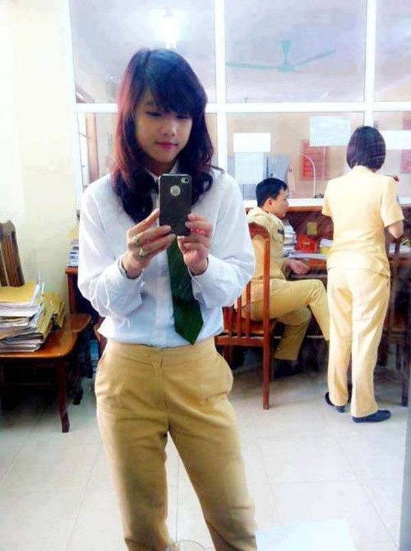 Nhìn hình ảnh của nữ CSGT xinh xắn này có ai dám bảo CSGT không biết "tự sướng".