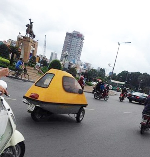 "Đĩa bay" cũng xuất hiện trên đường phố Việt.