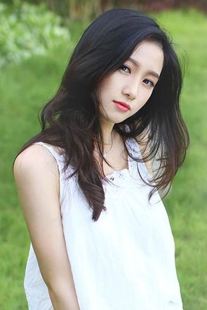 Trước đó, khi còn ở Việt Nam, Phương Anh từng được nhiều người biết đến là một người mẫu cho các trang báo tuổi teen.