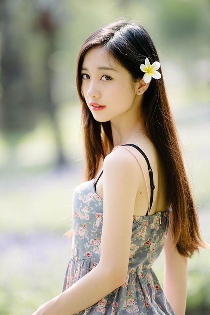 Với vẻ ngoài trong sáng, dịu dàng, Phương Anh được nhiều người ví von là “cô bé trà sữa” Việt Nam.