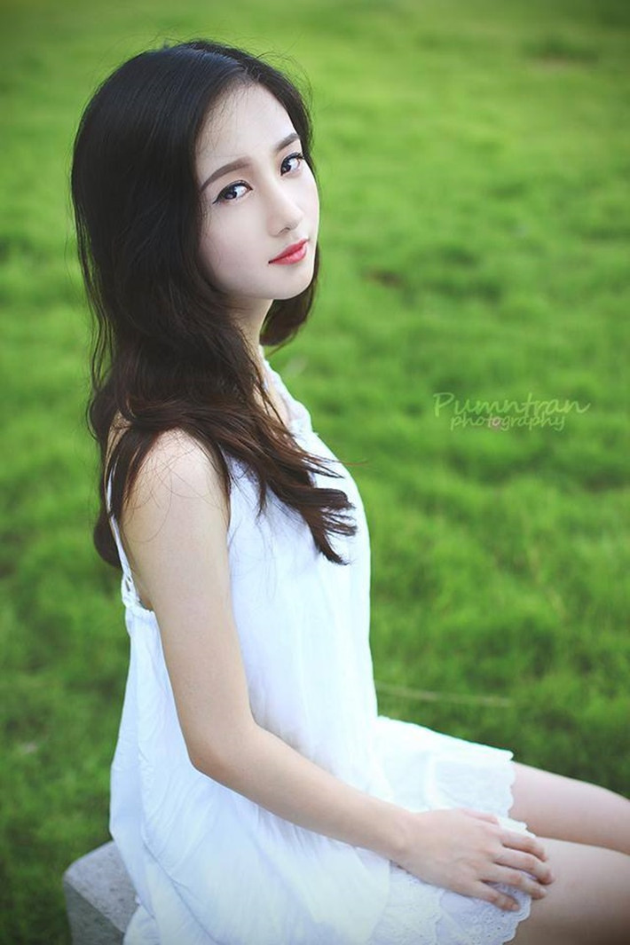 Sở hữu vẻ ngoài xinh đẹp, trong sáng, hotgirl Vũ Phương Anh đang là một trong những cô gái Việt Nam trên đất Thái Lan được nhiều người mến mộ.