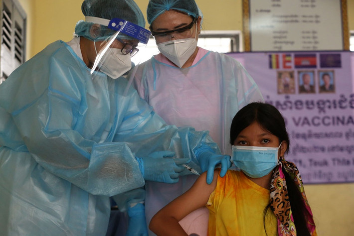 Nước này có khoảng 10 triệu trong số 16 triệu dân đã tiêm vaccine ngừa Covid-19. Campuchia có tỷ lệ tiêm chủng dẫn đầu ở khu vực Đông Nam Á.