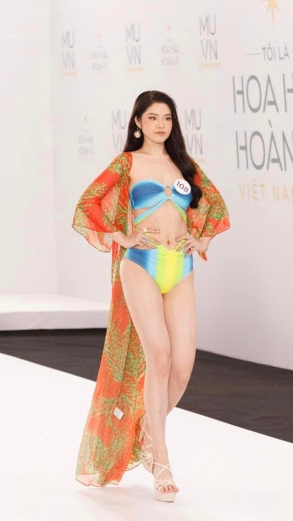 Trần Mỹ Huyền (26 tuổi, đến từ Hà Nội), tốt nghiệp Học viện Ngân hàng và đang là Giám đốc đào tạo của Liên đoàn Lãnh đạo và Doanh nhân trẻ thế giới - JCI Vietnam. Nhiều năm làm việc trong mạng lưới kết nối toàn cầu các công dân trẻ, 9x luôn mong muốn phụng sự xã hội, hỗ trợ nhiều người thông qua các dự án xã hội. Mỹ Huyền nhận định dàn thí sinh năm nay xinh đẹp và nhiều kinh nghiệm và tự tin vào khả năng kết nối, sẻ chia và truyền thông điệp của bản thân.