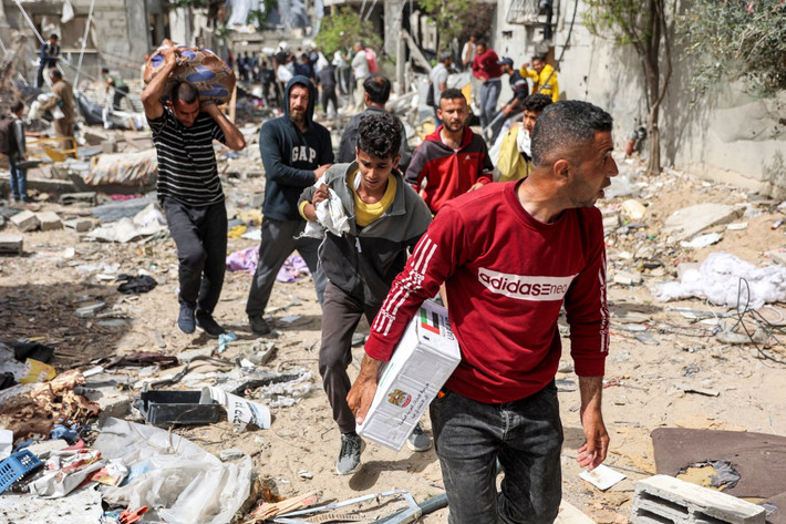 Ngày 23/4, hãng Al Jazeera dẫn số liệu thống kê từ Cơ quan Y tế Gaza cho biết, ít nhất 34.183 người đã thiệt mạng (chủ yếu là phụ nữ và trẻ em) và 77.084 người bị thương trong các cuộc tấn công của Israel vào Dải Gaza trong 200 ngày qua. Hiện, khoảng 7.000 người Gaza vẫn mất tích.