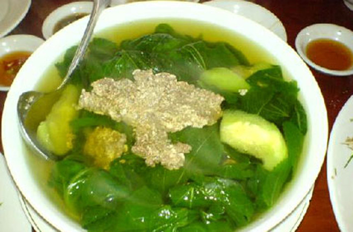 Bài 4: Rau khoai lang, mồng tơi, gia vị đủ dùng, dầu vừng đen 2 thìa cà phê, tất cả đem nấu canh ăn hai lần trong ngày trước bữa ăn sáng, tối. Dùng khi canh đã nguội, ăn liên tục 7 - 10 ngày.