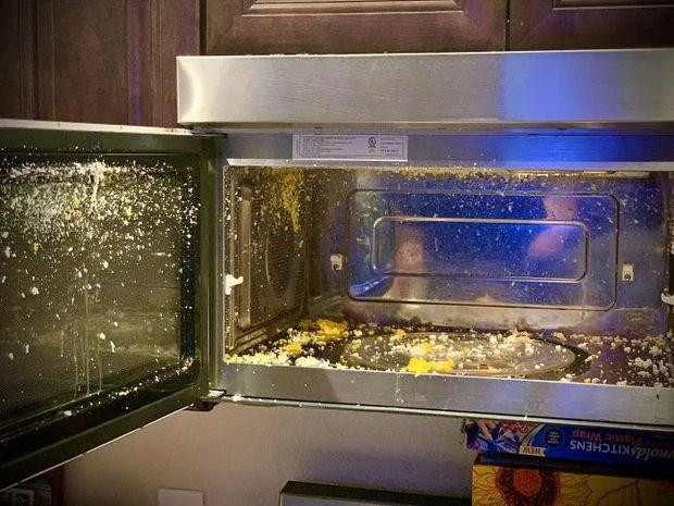 Quá dại dột khi cho trứng vào lò vi sóng