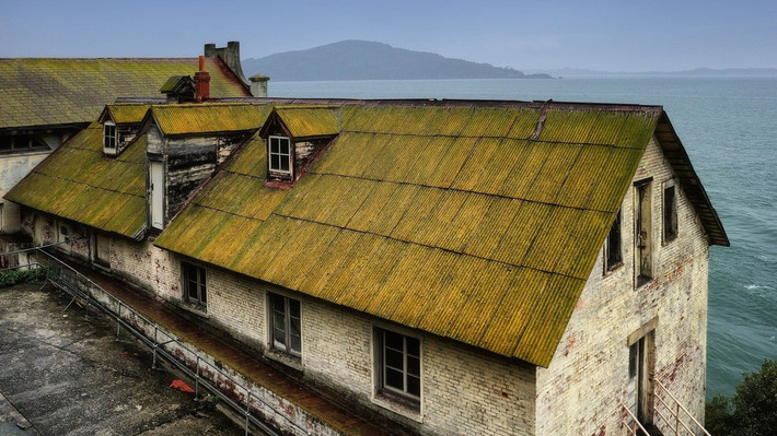 Khu A là nơi giam giữ tạm thời những tù nhân mới đến Alcatraz.