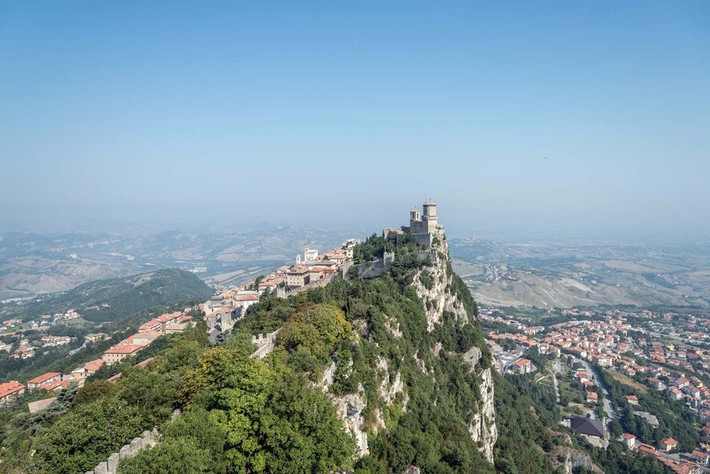 San Marino có diện tích 61 km2, là di sản thế giới được Unesco công nhận.