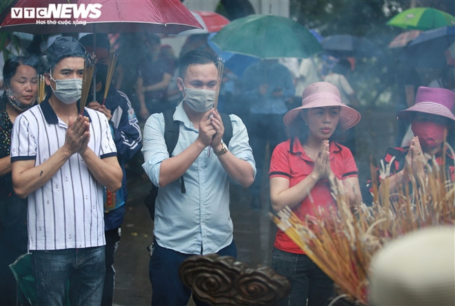 Trong hôm nay, ban tổ chức sẽ thực hiện các nghi thức thực hành tín ngưỡng thờ cúng Hùng Vương bao gồm: Lễ giỗ Quốc tổ Lạc Long Quân tại đền thờ Quốc tổ Lạc Long Quân; Lễ dâng hương tưởng niệm Tổ mẫu Âu Cơ.