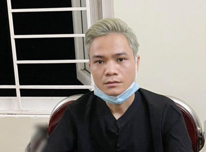 Tổng số tiền chị H. phải trả cho Vinh là 77,5 triệu đồng. Chị H. đã thanh toán được 17,5 triệu. Tuy nhiên, đến cuối tháng 3/2022, Vinh cho chị H. vay 15 triệu đồng nên tổng nợ mà chị H. phải trả là 75 triệu đồng.