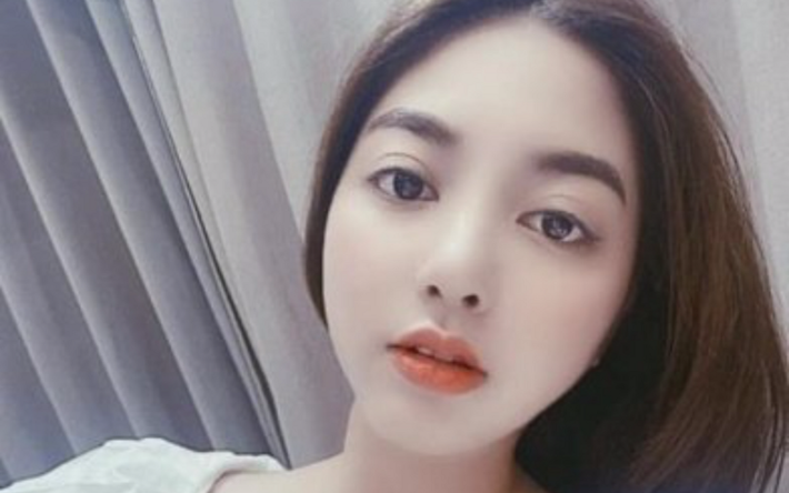 Liên quan đến vụ đường dây bán dâm nam giá 18 triệu đồng, ngày 17/8, Cơ quan CSĐT Công an quận Long Biên (Hà Nội) cho biết, đã khởi tố bị can đối với Nguyễn Phương Thảo (SN 1999, trú phường Cầu Dền, quận Hai Bà Trưng) để điều tra về hành vi "Môi giới mại dâm". Cũng theo nguồn tin, hiện cơ quan CSĐT đã xác định đối tượng liên quan và đang củng cố hồ sơ xử lý theo quy định.