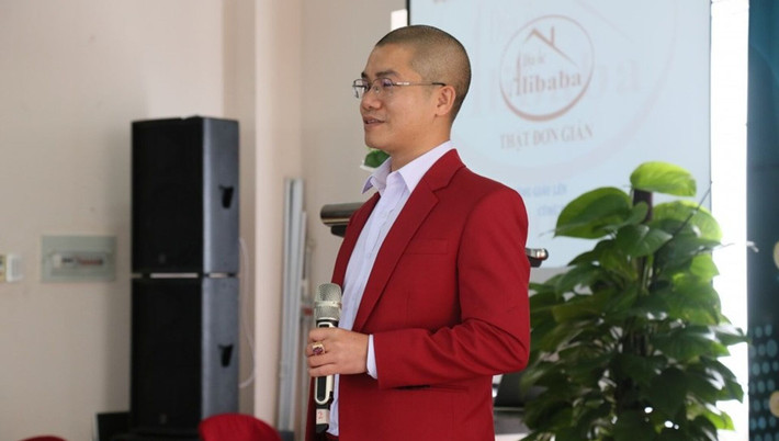Tuy nhiên, sau khi đóng đủ tiền, các khách hàng không nhận được giấy chứng nhận quyền sử dụng đất như cam kết. Biết bị lừa đảo, các bị hại đã đến Công an TP HCM nộp đơn tố cáo.