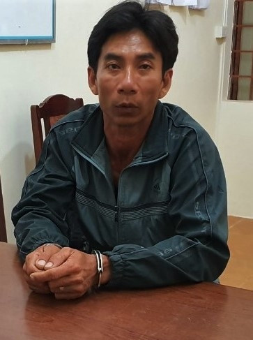 Theo lời khai ban đầu của đối tượng này, năm 2016, Châu từ quê nhà xã Tân Thành, huyện Gò Công Đông, tỉnh Tiền Giang lên xã Tân Lâm, huyện Di Linh làm thuê. Sau một thời gian, thấy công việc làm thuê cho các chủ rẫy cà phê vất vả, đối tượng bỏ ra TP. Bảo Lộc làm nghề xây dựng. Đầu năm 2019, Nguyễn Phước Châu tình cờ quen chị Đoàn Thị Huỳnh Giao qua mạng xã hội. Sau một thời gian nhắn tin qua lại, hai người hẹn gặp nhau nói chuyện rồi phát sinh tình cảm.