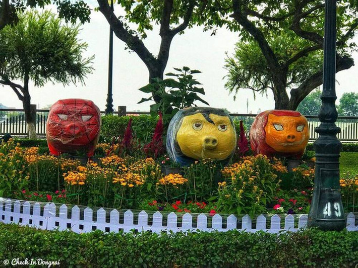3 chú heo ở Đồng Nai được tạo hình từ cảm hứng về những siêu anh hùng trong truyện tranh.