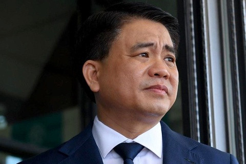 Đang làm rõ việc ông Nguyễn Đức Chung biết 10.000 USD cho công an: Quá trình điều tra vụ án chiếm đoạt tài liệu mật, Cơ quan an ninh điều tra phát hiện ông Nguyễn Đức Chung, cựu chủ tịch UBND TP Hà Nội, đã biếu 10.000 USD cho cán bộ của C03 - người được ông Chung nhờ thu thập tài liệu vụ Nhật Cường.