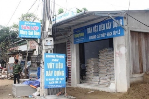 “6 tháng sau lúc anh cai nghiện thành công, anh không thể đứng dậy được vì nằm một chỗ quá lâu. Tôi phải dắt anh ra khỏi nhà. Bà con nhìn thấy vợ chồng tôi, mọi người đều khóc vì thương, vì mừng anh Khương đã cai nghiện được”, chị Phượng tâm sự. Sau nhiều năm nỗ lực, đến nay hai vợ chồng anh Khương đã dựng được căn nhà hai tầng khang trang. Cuộc sống gia đình luôn tràn ngập niềm vui, càng vui hơn nữa khi vợ chồng anh vừa chào đón đứa con thứ hai ra đời.