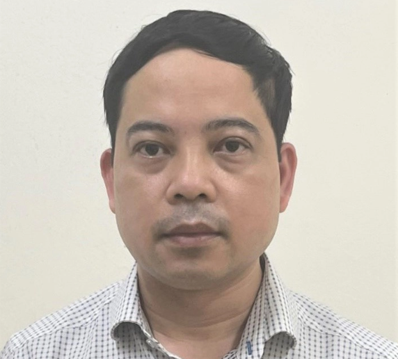 Bị can Phạm Trung Kiên - nguyên thư ký Thứ trưởng Bộ Y tế, từ tháng 9/2020 đến tháng 1/2022 đã nhận hối lộ 253 lần, tổng số 42,6 tỷ đồng.