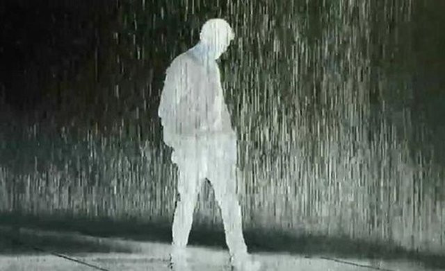Người đầu tiên nghe thấy tiếng hét chính là anh trai ruột nạn nhân Lê Thị H. Theo anh này, khi lao về phía cổng chùa, anh thấy thấp thoáng một bóng người chạy sâu vào chùa rồi luồn ra phía sau đi lên đồi. Anh không thể nhận diện được bóng đen đó là ai. Cũng theo các nhân chứng, chị H và anh Trịnh Văn H có tình cảm với nhau, tối 12/9 hai người đi chơi riêng thì bị sát hại. (Ảnh minh họa, nguồn ảnh Internet)
