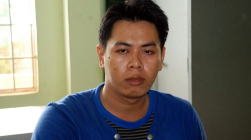Theo lời khai, Kim có bạn gái làm cùng công ty với cha nạn nhân. Thỉnh thoảng, Kim cùng bạn gái đến nhà Kim Phúc chơi và sửa hộ máy tính. Thấy gia đình khá giả,, gã nảy sinh ý định cướp tài sản, Sáng 7/7, biết cha mẹ Kim Phúc đi làm vắng, Kim lấy đoạn dây điện và một số vật dụng bỏ vào túi xách rồi lấy xe máy ra khỏi nhà. Kim gửi xe máy ở Công viên Biên Hùng, đón taxi đến nhà Kim Phúc. Khi nghe tiếng chuông, Kim Phúc thấy Kim nên mở cửa cho vào để Kim cài đặt chương trình máy tính.