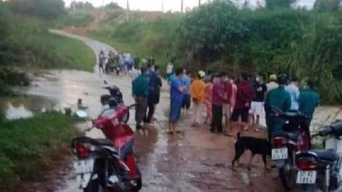 Người đàn ông cùng xe máy bị lũ cuốn tử vong: Ngày 27/9, UBND xã Xuân Hòa (huyện Như Xuân, tỉnh Thanh Hóa) cho biết, chiều 26/9, ông L.V.Q (SN 1964, ngụ huyện Như Xuân) điều khiển xe máy từ trong rừng để về nhà. Khi qua con suối thuộc địa phận xã Xuân Hoà thì bị nước cuốn cả người và xe mất tích. Đến buổi tối cùng ngày, thi thể ông Q. đã được tìm thấy.