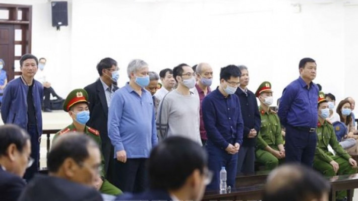 Trịnh Xuân Thanh nhận án 10 năm tù vì tội Vi phạm quy định về đầu tư công trình xây dựng gây hậu quả nghiêm trọng và 8 năm tù vì tội Lợi dụng chức vụ, quyền hạn trong khi thi hành công vụ. Tổng hợp các bản án cũ, Thanh phải chấp hành án tù chung thân. 6 bị cáo kháng cáo trong vụ án này nhận án từ 24 tháng tù - 6 năm, 6 tháng tù.