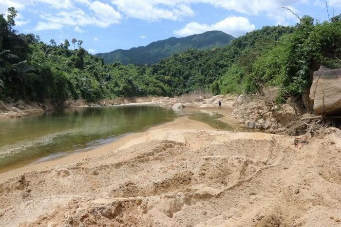 Bắt đầu tìm kiếm tại Nhà máy Thủy điện Rào Trăng 3: Ngày 1/7, tại xã Phong Xuân, huyện Phong Điền (Thừa Thiên-Huế), lực lượng tìm kiếm bắt đầu giai đoạn 5 của quá trình tìm kiếm 11 thi thể công nhân mất tích tại Nhà máy Thủy điện Rào Trăng 3. Được biết, bãi bồi tìm kiếm có diện tích khoảng 3.500m2.