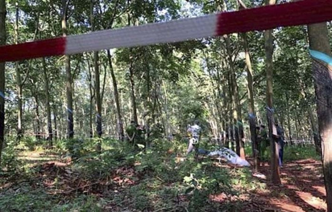Thi thể thiếu nữ 18 tuổi trong lô cao su với vết dao đâm: Tối 1/2, sau khi tan ca, chị H. (18 tuổi, ngụ huyện Hớn Quản, tỉnh Bình Dương) lái xe máy rời nơi làm việc, sau đó mất tích. Gia đình đi tìm kiếm nhưng không thấy. Rạng sáng 2/2, một số người dân đi ngang qua khu vực lô cao su thuộc xã Phước An phát hiện xe máy của chị H. nằm bên đường, bên cạnh là thi thể nữ công nhân xấu số với một vết thương trên ngực trái nghi bị dao đâm nên báo công an.