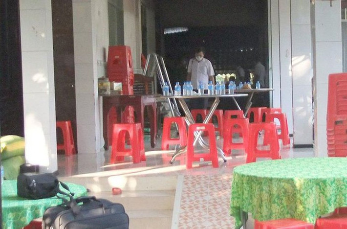 Cãi nhau chuyện mua xe cho con, vợ đâm chồng chết: Nguyễn Thị Thu Oanh (41 tuổi, ở huyện Cái Bè, Tiền Giang) và chồng là Lê Hoàng Vũ (42 tuổi) xảy ra cự cãi vì chuyện mua xe máy cho con gái. Oanh bị đánh nên đã cầm kéo đâm chồng tử vong. Ngày 8/2, Công an tỉnh Tiền Giang cho biết đang tạm giữ Oanh để điều tra, làm rõ.