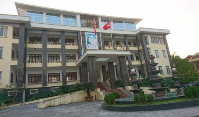 Nữ bí thư Huyện đoàn bị khai trừ khỏi Đảng vì vi phạm lối sống: Ngày 15/6, Ủy ban Kiểm tra Tỉnh ủy Thanh Hóa cho biết, đơn vị vừa có thông báo số 377-TB/UBKTTU về kết quả xem xét, xử lý kỷ luật đảng của các cấp ủy, tổ chức đảng. Trong đó có việc thi hành kỷ luật đối với bà Nguyễn Thị Hà, Huyện ủy viên, Bí thư Huyện đoàn Yên Định, do vi phạm đạo đức, lối sống. Ủy ban Kiểm tra Tỉnh ủy Thanh Hóa đã khai trừ khỏi Đảng bà Nguyễn Thị Hà.