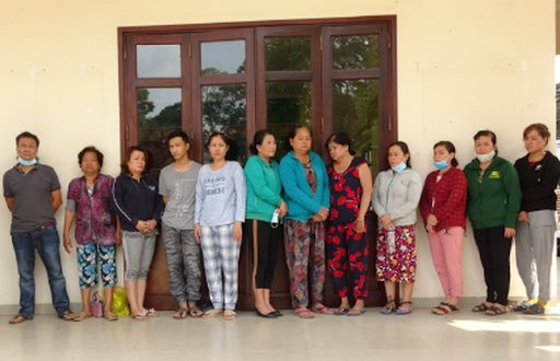 “Bóng hồng” Tây Ninh cầm đầu đường dây cá độ, cho vay nặng lãi: Ngày 18/3, Phòng cảnh sát hình sự tỉnh Tây Ninh phối hợp với các đơn vị chức năng công an huyện Dương Minh Châu, công an Thị xã Hòa Thành bắt quả tang cùng lúc nhiều tụ điểm đánh bạc, mời 21 người có liên quan về trụ sở làm việc. Tang vật thu giữ là hơn 500 triệu đồng, 20 điện thoại di động, 6 xe mô tô, 1 xe ô tô cùng nhiều đồ vật liên quan khác.