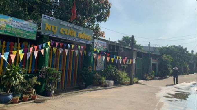Bé gái 4 tuổi bị cô giáo đánh đập vì đi vệ sinh ra quần: Bé L.T.T. (4 tuổi) bị cô giáo đánh đập bầm tím nhiều bộ phận trên cơ thể khi đi học tại nhóm trẻ Nụ Cười Hồng thuộc phường Bình Chuẩn, thành phố Thuận An (tỉnh Bình Dương) vì đi vệ sinh ra quần. Ngày 22/6, Công an phường Bình Chuẩn cho biết đã vào cuộc và đang điều tra, làm rõ.