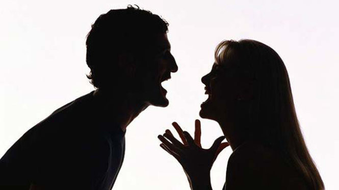 Trước hôm vụ cháy xảy ra, người dân xung quanh có nghe thấy tiếng xô xát. Chuyện cãi nhau của vợ chồng Điểm xảy ra như cơm bữa nên cũng chẳng ai để ý. Cho đến hôm sau khi ngọn lửa thiêu rụi cả căn nhà, mọi người mới biết bên trong còn có 3 nạn nhân xấu số. Cũng không ai mảy may nghĩ rằng đó là một vụ án mạng. (Ảnh minh họa, nguồn ảnh Internet)