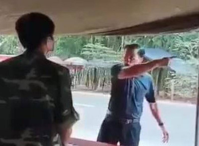 Phó chủ tịch HĐND huyện chống đối kiểm tra COVID-19: Ngày 12/4, xuất hiện video về việc ông Lưu Văn Thanh - Phó Chủ tịch Hội đồng Nhân dân huyện Hớn Quản, tỉnh Bình Phước có hành động không đúng chuẩn mực, không chấp hành kiểm tra ở chốt kiểm soát phòng dịch COVID-19 khiến dư luận phản ứng.