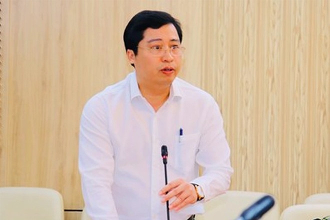 Ông Dương Quốc Huy sinh năm 1974, quê quán ở tỉnh Hưng Yên; có trình độ thạc sỹ luật, cao cấp lý luận chính trị.